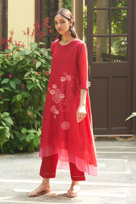 Vaayu Red Muslin Embroidery Round Neck Asymmetric Bloom Applique Kurta Set Online at Aza Fashions Vaayu_Red Muslin Embroidery Round Neck Asymmetric Bloom Applique Kurta Set_Online_at_Aza_Fashions