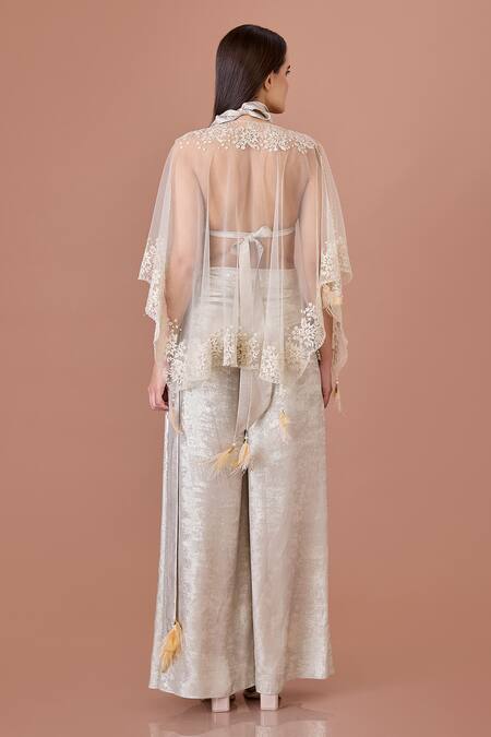 Shop Dilnaz Ivory Net Embroidery Floral Plunge V-neck Kaftan at Aza Fashions Shop_Dilnaz_Ivory Net Embroidery Floral Plunge V-neck Kaftan_at_Aza_Fashions