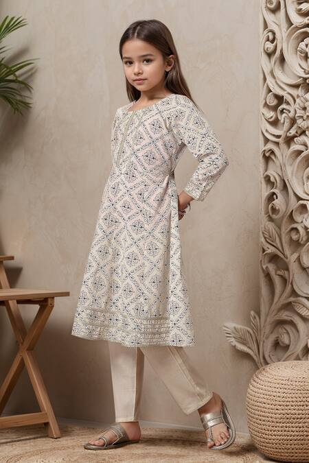 Buy_Petite Pomme_Off White Cotton Printed Kurta And Trouser Set_Online_at_Aza_Fashions