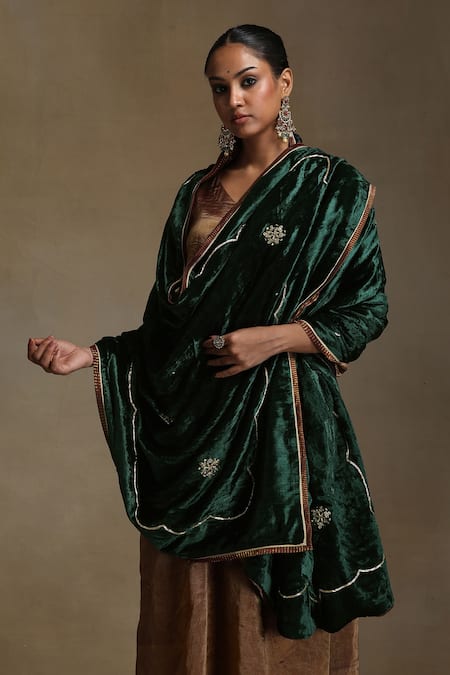 Weaver Story_Green Embroidery Floral Hand Dushala _Online_at_Aza_Fashions