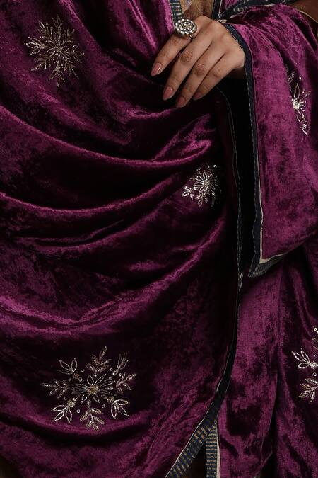 Buy_Weaver Story_Purple Embroidery Floral Hand Dushala _Online_at_Aza_Fashions