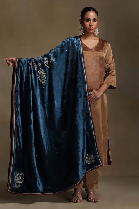 Weaver Story Floral Butta Embroidered Dushala 