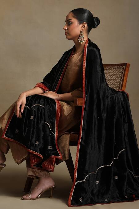 Weaver Story_Black Embroidery, Sequins Floral Hand Dushala _Online_at_Aza_Fashions