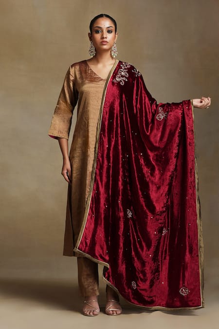 Weaver Story Leaf Motif Hand Embroidered Dushala 