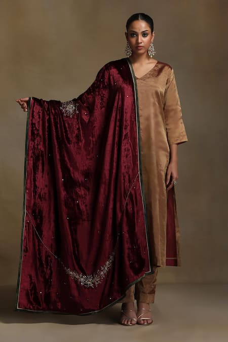 Weaver Story Floral Octagon Hand Embroidered Dushala 