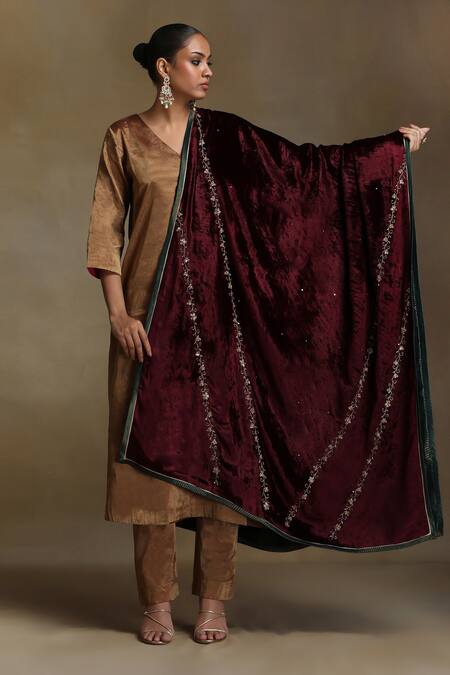 Weaver Story_Wine Embroidery Diagonal Floral Hand Dushala _Online_at_Aza_Fashions
