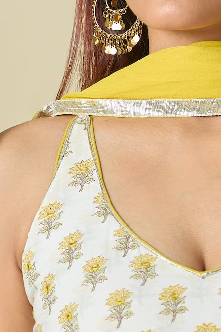 Shop_Samyukta Singhania_White Cotton, Chiffon Asymmetric Floral Print Lehenga Set _Online_at_Aza_Fashions