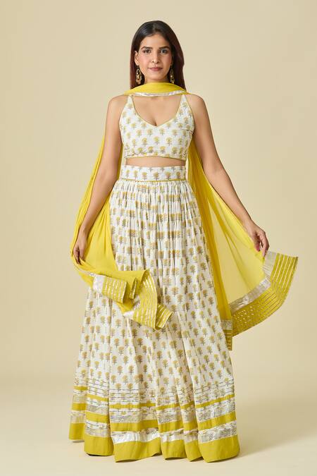Samyukta Singhania_White Cotton, Chiffon Asymmetric Floral Print Lehenga Set _at_Aza_Fashions