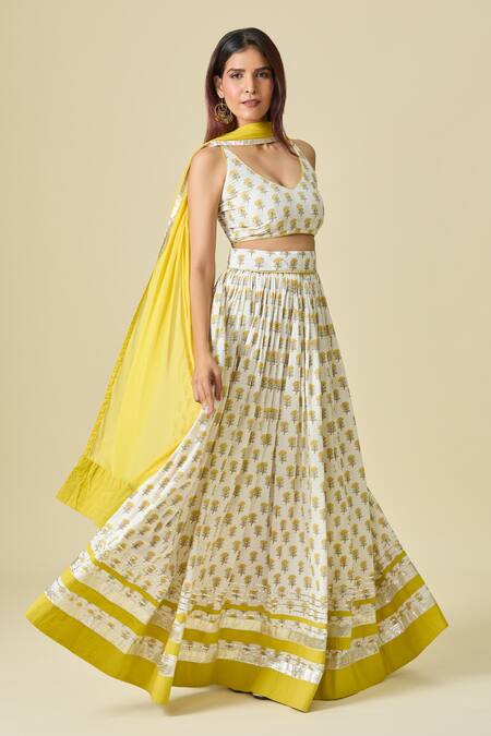 Buy_Samyukta Singhania_White Cotton, Chiffon Asymmetric Floral Print Lehenga Set 