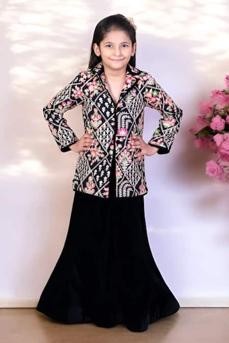 Fayon Kids X AZA_Black Velvet Embroidery Floral Kurta Set _Online_at_Aza_Fashions