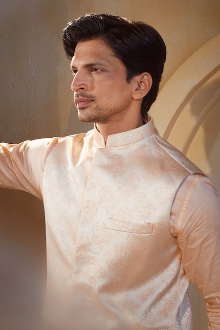 Buy Spring Break X AZA Pink Cotton, Silk Embroidery Woven Paisley Bundi And Kurta Set Online at Aza Fashions Buy_Spring Break X AZA_Pink Cotton, Silk Embroidery Woven Paisley Bundi And Kurta Set _Online_at_Aza_Fashions