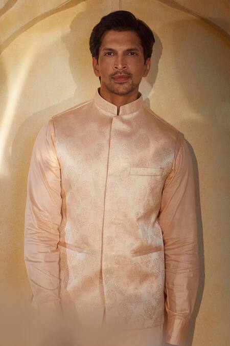 Spring Break X AZA Pink Cotton, Silk Embroidery Woven Paisley Bundi And Kurta Set at Aza Fashions Spring Break X AZA_Pink Cotton, Silk Embroidery Woven Paisley Bundi And Kurta Set _at_Aza_Fashions