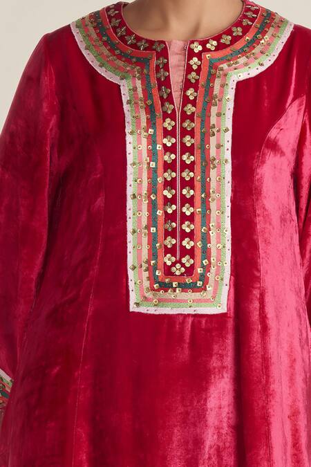 Saundh Maroon Velvet Sequins Collared Embroidered Kurta Set Online at Aza Fashions Saundh_Maroon Velvet Sequins Collared Embroidered Kurta Set_Online_at_Aza_Fashions