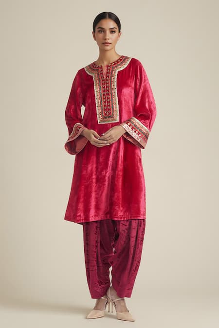 Buy Saundh Maroon Velvet Sequins Collared Embroidered Kurta Set Online at Aza Fashions Buy_Saundh_Maroon Velvet Sequins Collared Embroidered Kurta Set_Online_at_Aza_Fashions