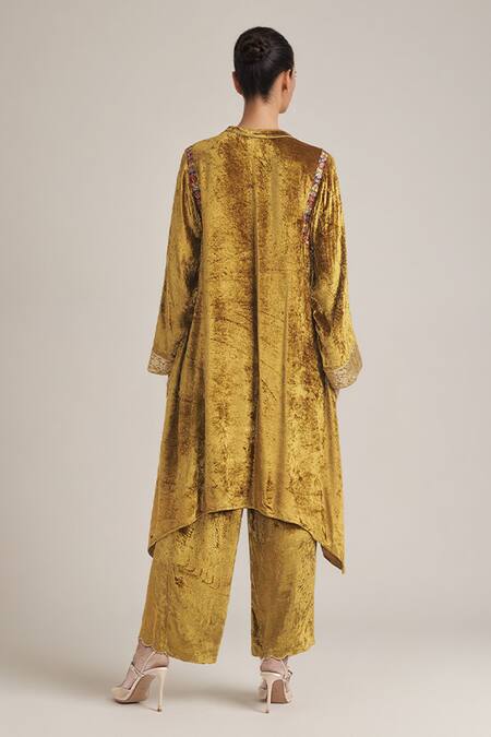 Shop Saundh Yellow Velvet Sequins Round Neck Embroidered Kurta Set at Aza Fashions Shop_Saundh_Yellow Velvet Sequins Round Neck Embroidered Kurta Set_at_Aza_Fashions