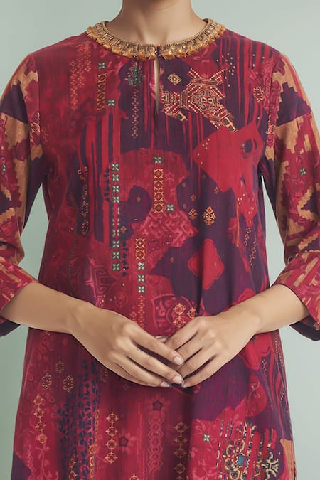 Saundh Purple Cotton Satin, Cotton, Viscose Printed Kurta Pant Set With Dupatta Online at Aza Fashions Saundh_Purple Cotton Satin, Cotton, Viscose Printed Kurta Pant Set With Dupatta _Online_at_Aza_Fashions