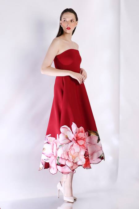 Ozeqo_Red Neoprene Embroidery Off-shoulder Floral Applique Midi Dress And Cape _Online_at_Aza_Fashions