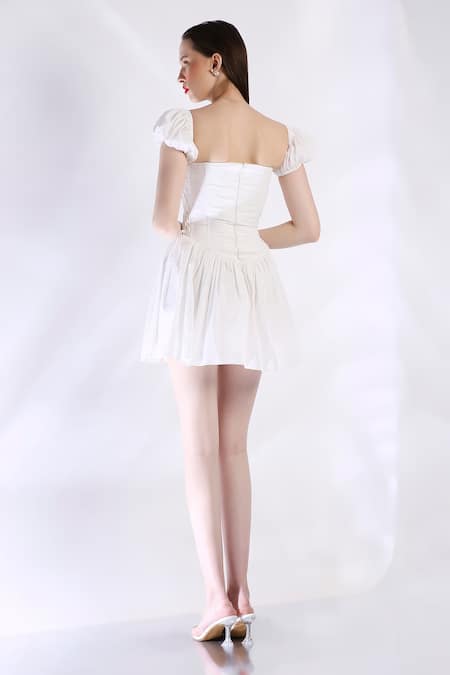 Shop Ozeqo White Cotton Square Neck Short Dress With Detachable Sleeves at Aza Fashions Shop_Ozeqo_White Cotton Square Neck Short Dress With Detachable Sleeves _at_Aza_Fashions