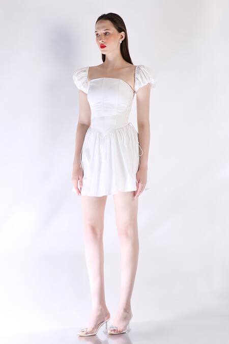 Ozeqo White Cotton Square Neck Short Dress With Detachable Sleeves Online at Aza Fashions Ozeqo_White Cotton Square Neck Short Dress With Detachable Sleeves _Online_at_Aza_Fashions