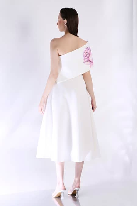 Shop Ozeqo White Neoprene Applique Midi Dress With Cape at Aza Fashions Shop_Ozeqo_White Neoprene Applique Midi Dress With Cape _at_Aza_Fashions