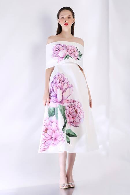 Ozeqo White Neoprene Applique Midi Dress With Cape Online at Aza Fashions Ozeqo_White Neoprene Applique Midi Dress With Cape _Online_at_Aza_Fashions