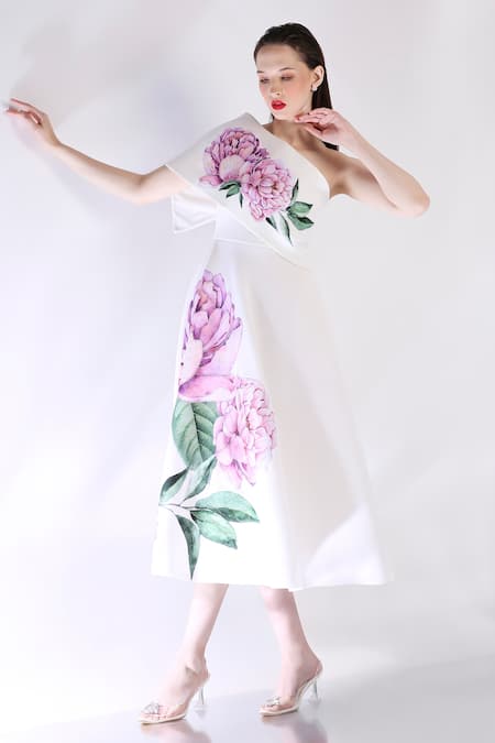 Ozeqo White Neoprene Applique Midi Dress With Cape at Aza Fashions Ozeqo_White Neoprene Applique Midi Dress With Cape _at_Aza_Fashions