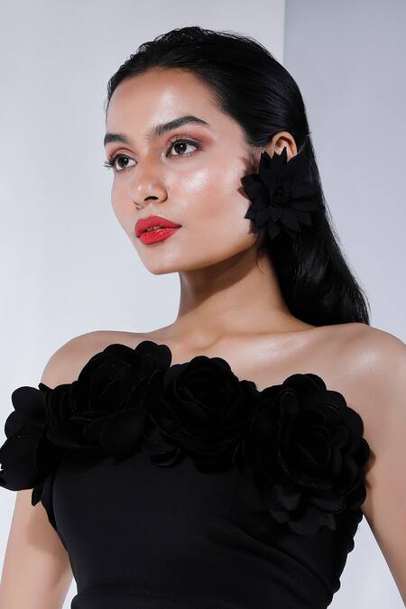 Ozeqo Black Neoprene Applique, Fabric Flowers Mesh Detailed Skirt And Crop Top Set at Aza Fashions Ozeqo_Black Neoprene Applique, Fabric Flowers Mesh Detailed Skirt And Crop Top Set _at_Aza_Fashions