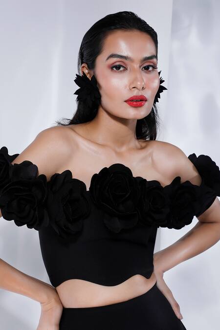 Buy Ozeqo Black Neoprene Applique, Fabric Flowers Mesh Detailed Skirt And Crop Top Set Buy_Ozeqo_Black Neoprene Applique, Fabric Flowers Mesh Detailed Skirt And Crop Top Set