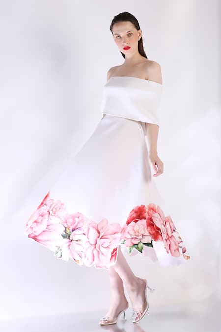 Ozeqo_White Neoprene Embroidery Sweetheart Neck Rose Printed Midi Dress With Cape _Online_at_Aza_Fashions