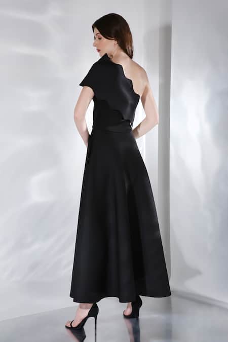 Ozeqo Black Fit & Flared Dress With Cape 