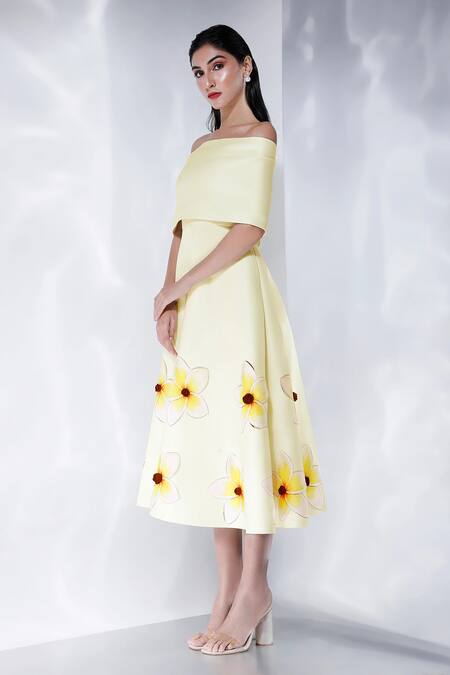 Buy_Ozeqo_Yellow Neoprene Embroidery Off-shoulder Floral Print Off Dress And Wrap 