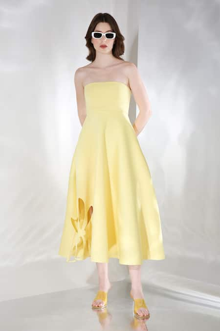 Ozeqo Daffodil Cutout Embroidered Flared Dress 