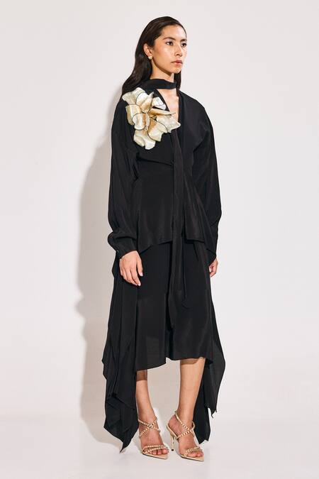 Buy_Twinkle Hanspal_Black Crepe Embroidery V-neck 3d Bloom Embellished Midi Dress_Online_at_Aza_Fashions