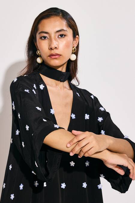 Buy Twinkle Hanspal Black Crepe Embroidery V-neck Ditsy Bloom Kaftan Dress Online at Aza Fashions Buy_Twinkle Hanspal_Black Crepe Embroidery V-neck Ditsy Bloom Kaftan Dress_Online_at_Aza_Fashions