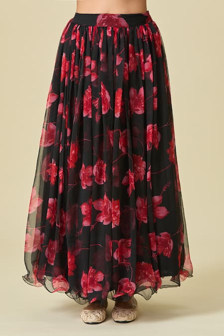 Naintara Bajaj_Black Chiffon Square Neck Floral Printed Lehenga Set _at_Aza_Fashions
