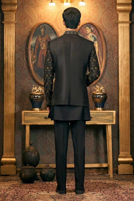 Tajiri Kantha Embroidered Jacket & Kurta Set 