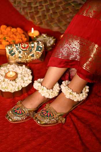 5elements_Gold Gota Patti Ghungroo Embellished Juttis _Online_at_Aza_Fashions