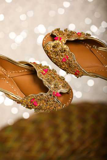 5elements Gold Gota Patti Embellished Juttis Online at Aza Fashions 5elements_Gold Gota Patti Embellished Juttis _Online_at_Aza_Fashions