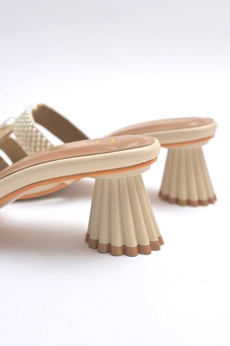 Elviraa By Pranali A Oswal_Beige Pearls Embellished Sculptural Heels _at_Aza_Fashions