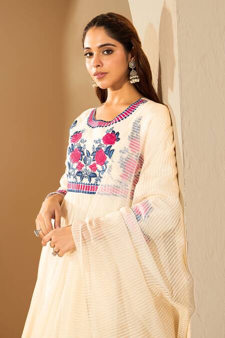 Shop_Roohbyridhimaa_Off White Chanderi Embroidery Round Neck Floral Resham Anarkali Set _Online_at_Aza_Fashions