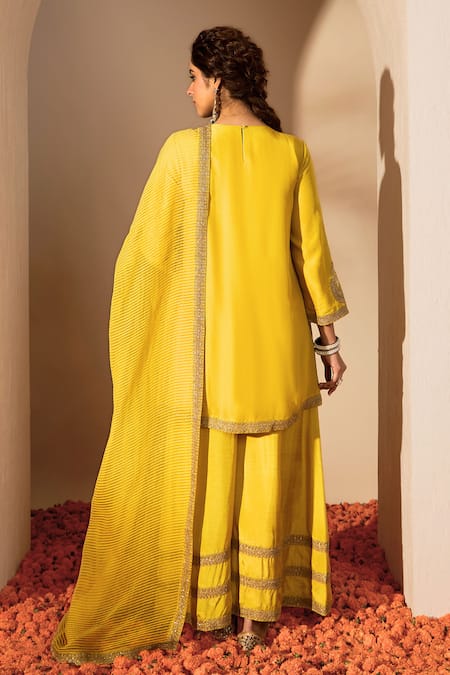 Roohbyridhimaa Zari Embroidered Mustard Yellow Kurta Set 