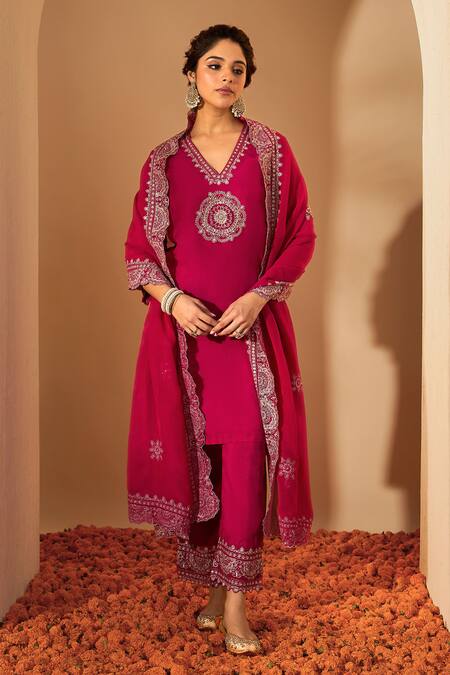 RoohbyRidhimaa Anadh Zari Embroidered Kurta Set 