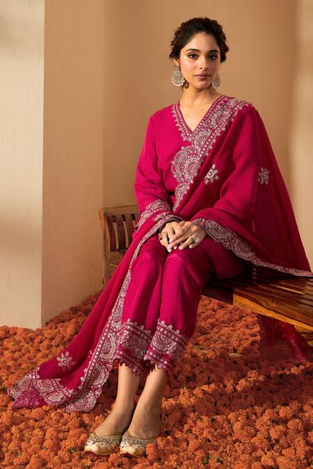 Buy_Roohbyridhimaa_Fuchsia Silk Organza Zari, Sequins, Embroidery V-neck Kurta Set 
