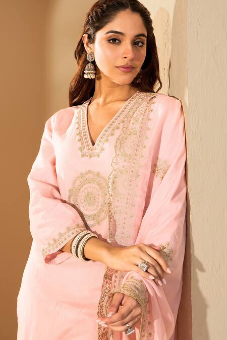 Buy_Roohbyridhimaa_Pink Silk Organza Sequins, Zari, Embroidery V-neck Pastel Kurta Set _Online_at_Aza_Fashions