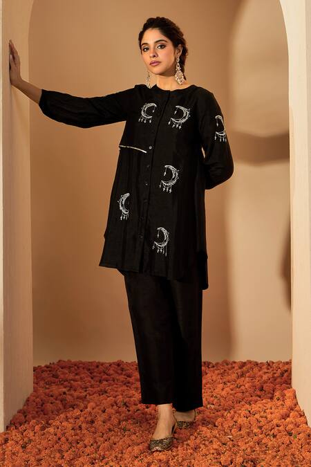 Roohbyridhimaa_Black Cotton, Silk Sequins, Zari Round Neck Embroidered Kurta Set _Online_at_Aza_Fashions