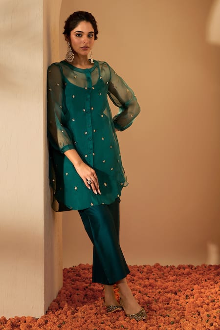 RoohbyRidhimaa Sitara Sequin Hand Embroidered Kurta & Pant Set 