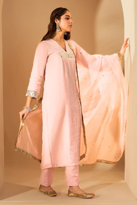 Buy_Roohbyridhimaa_Pink Chiffon Gota Patti, Sequins, Lace V-neck Pleated Work Kurta Set _Online_at_Aza_Fashions