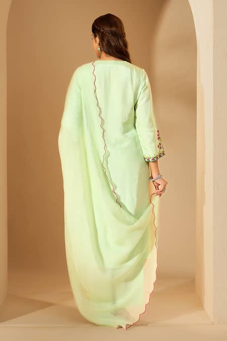 Roohbyridhimaa Pastel Green Resham Embroidered Kurta Set 