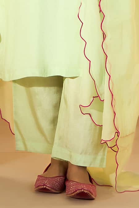 Buy Roohbyridhimaa Green Organza, Viscose Embroidery V-neck Pastel Resham Kurta Set Buy_Roohbyridhimaa_Green Organza, Viscose Embroidery V-neck Pastel Resham Kurta Set