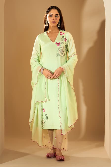 RoohbyRidhimaa Elara Aari Embroidered Kurta Set 